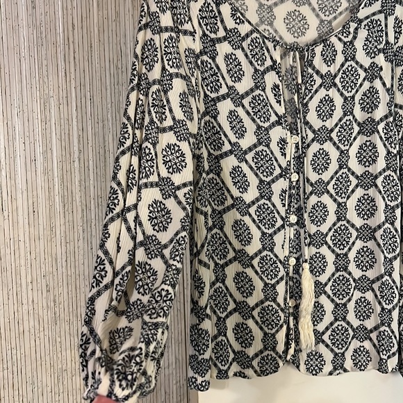 Top - Picture 3 of 4